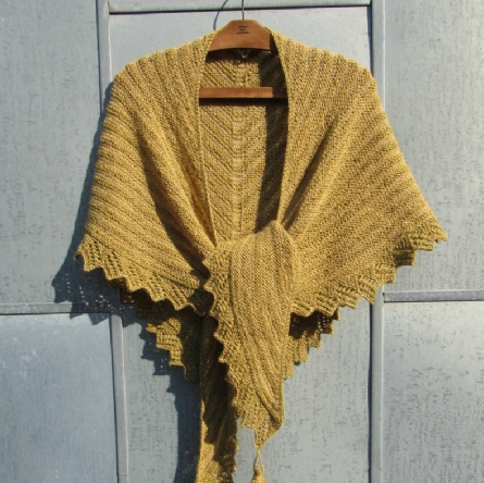 Isager knitting pattern - Camomille Shawl